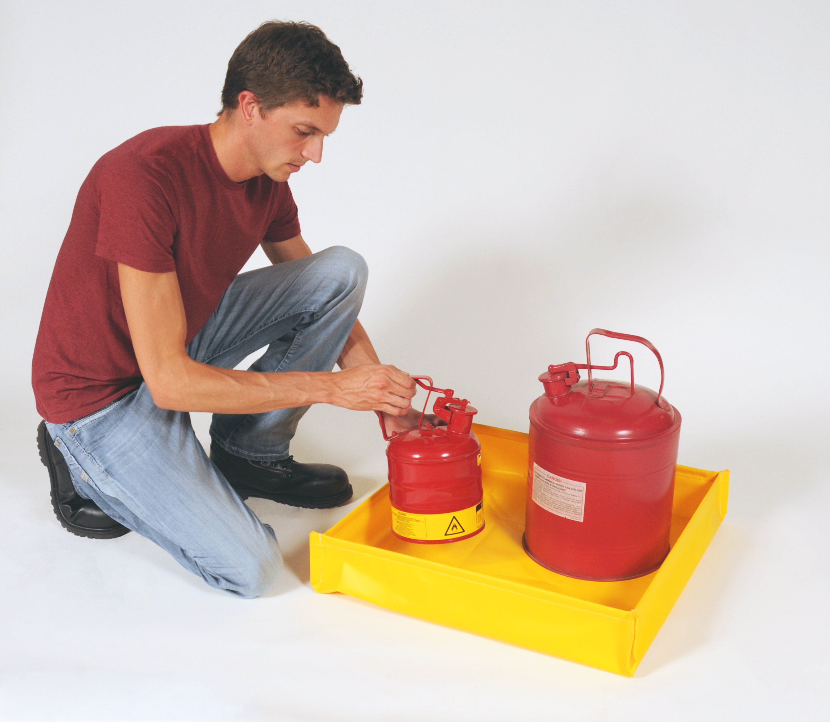 Multipurpose trays are useful for the long-term storage of smaller containers on shelves.